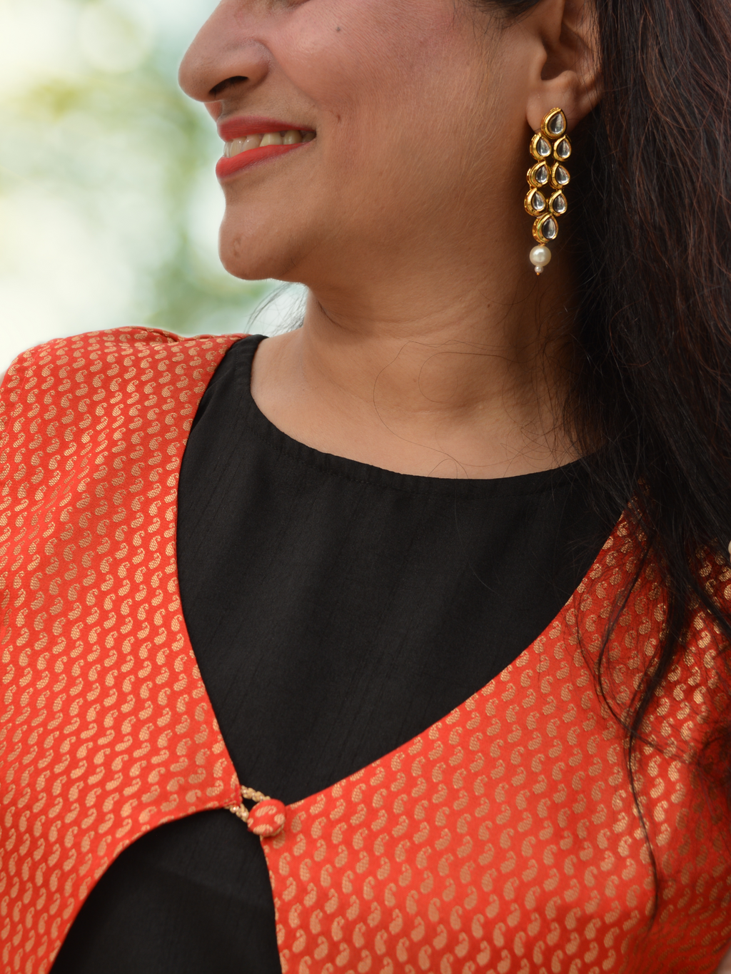 Flaunt your beautiful body by layering with this timeless piece of Jacquard shrug set from our range of elegant Indian Clothing. 